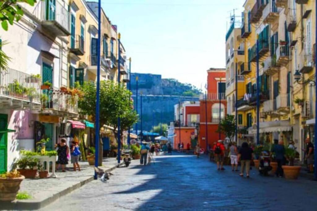 Appartamento Sul Mare Ad Ischia Ponte Exterior photo